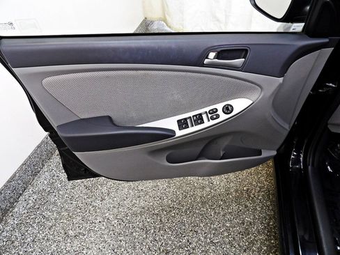 Used 2014 Hyundai Accent GS FWD image 7