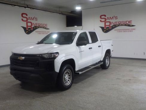 Used 2024 Chevrolet Colorado W/T w/ WT Convenience Package II image 1