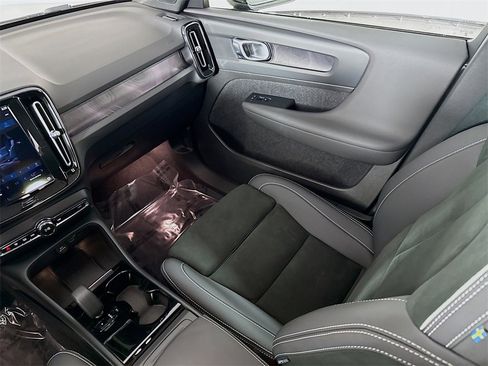 Certified 2023 Volvo C40 P8 Recharge Plus image 24