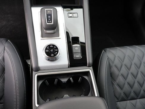 New 2025 Mitsubishi Outlander SEL image 66