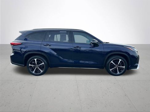 Used 2022 Toyota Highlander XSE AWD/4WD image 6