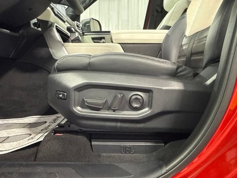 Used 2023 Toyota Sequoia Capstone AWD/4WD image 32
