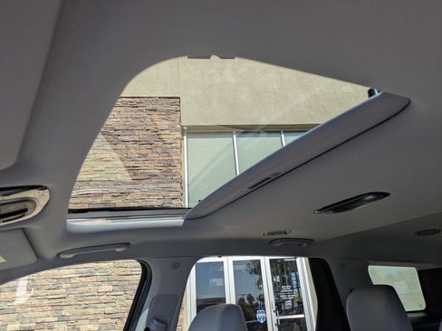 Used 2020 Hyundai Palisade SEL w/ Premium Package FWD image 14