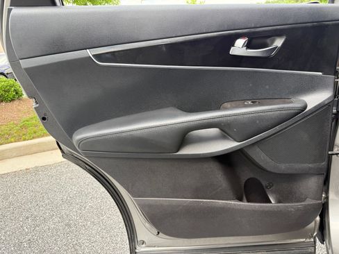 Used 2016 Kia Sorento FWD image 43