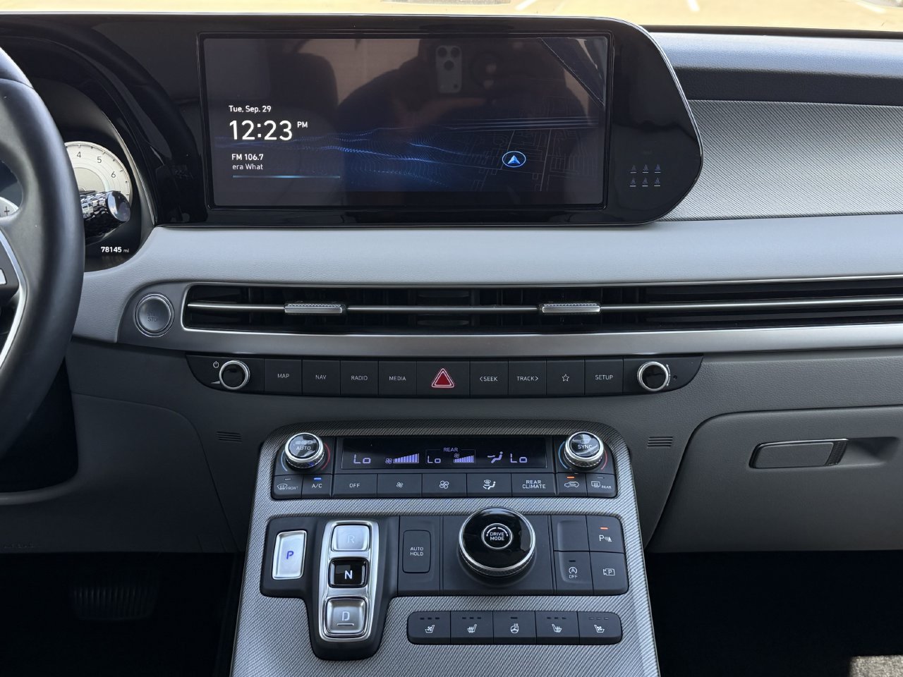 Used 2023 Hyundai Palisade SEL FWD image 16