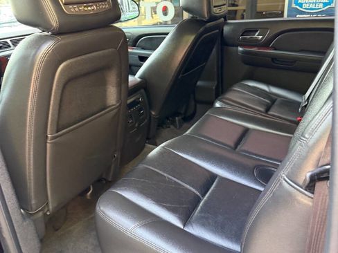 Used 2013 Chevrolet Avalanche LT w/ All-Star Edition AWD/4WD image 13