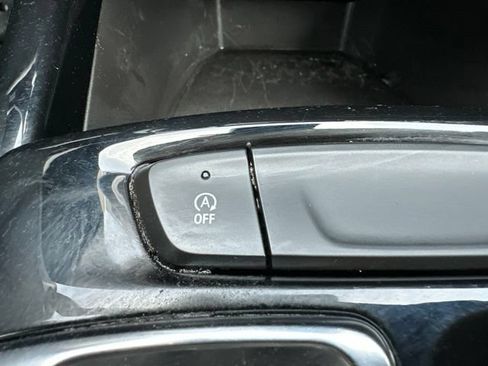 Used 2025 Chevrolet Trax ACTIV FWD image 35
