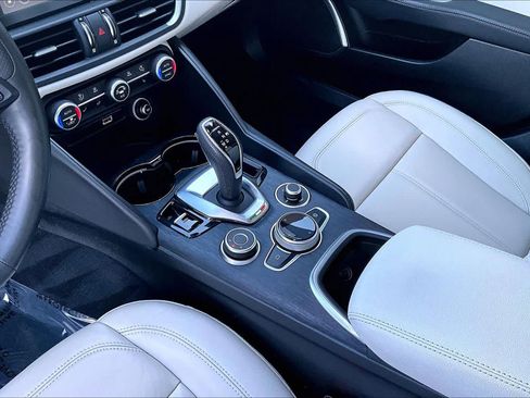 Used 2020 Alfa Romeo Giulia w/ Cold Weather Package RWD image 15