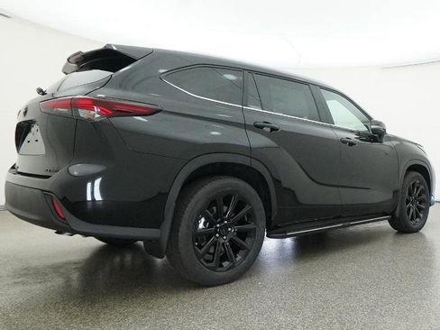 New 2026 Toyota Highlander XLE image 17