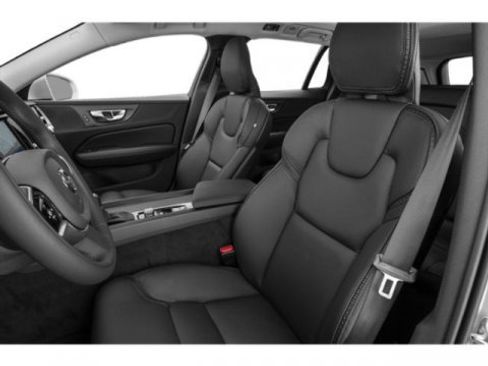 Used 2022 Volvo V60 T5 Cross Country w/ Climate Package image 9