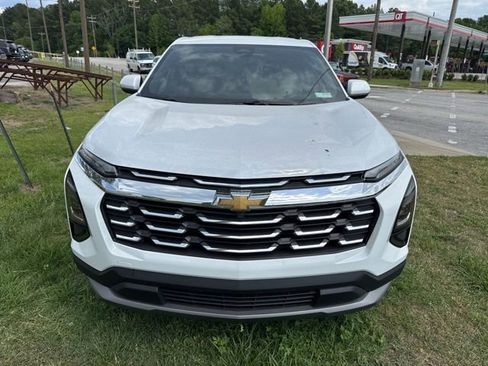 New 2026 Chevrolet Equinox LT FWD image 2