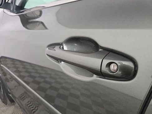 Used 2018 Toyota Highlander Plus image 25