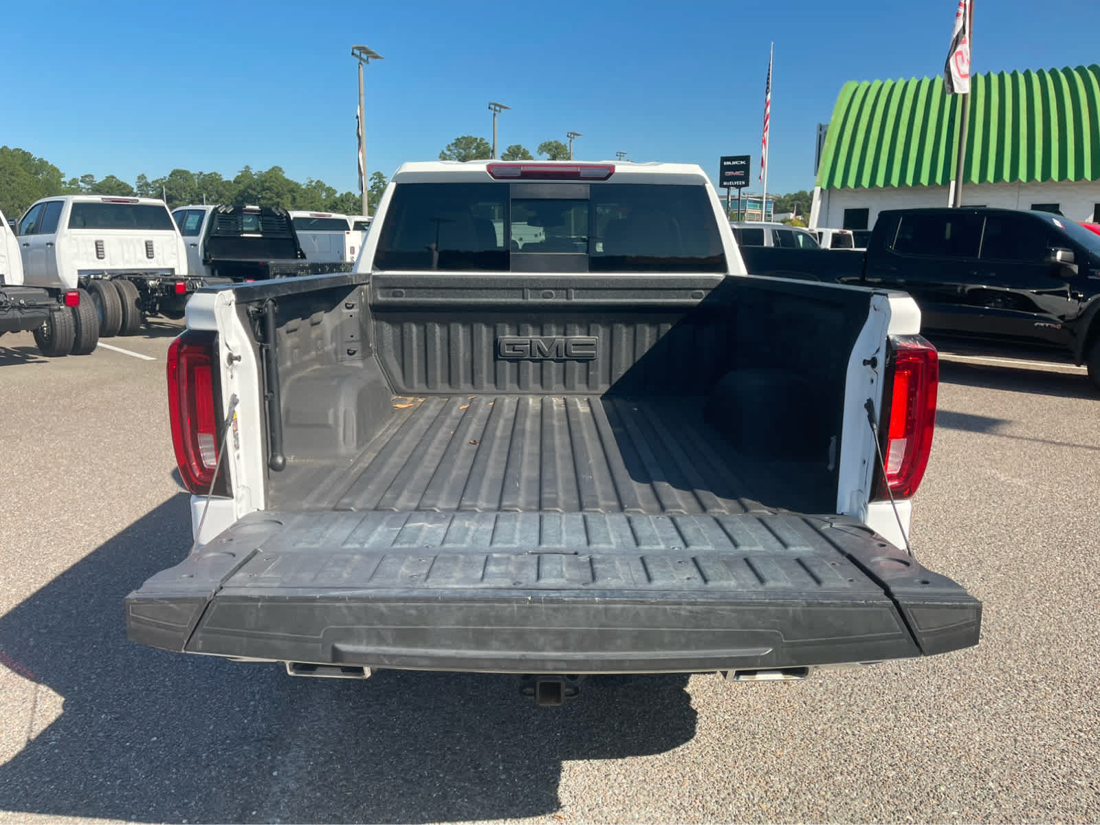 Used 2024 GMC Sierra 1500 SLT w/ SLT Premium Package AWD/4WD image 22