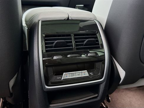 Certified 2023 BMW X7 xDrive40i w/ Premium Package image 27