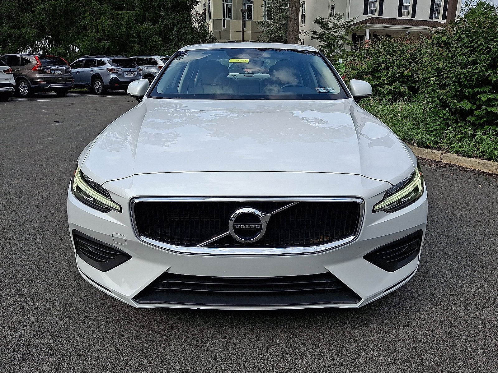 Used 2019 Volvo S60 T6 Momentum w/ Premium Package AWD/4WD image 2