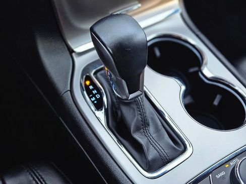 Used 2022 Jeep Grand Cherokee Limited image 22