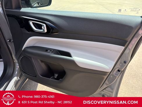 Used 2022 Jeep Compass Limited AWD/4WD image 40