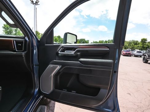 Used 2026 GMC Sierra 2500 Denali w/ Denali Reserve Package AWD/4WD image 15