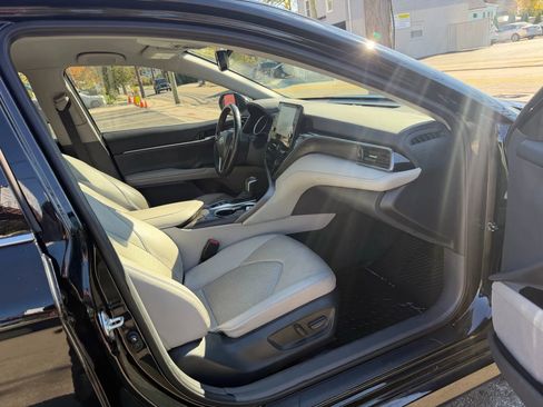 Used 2023 Toyota Camry XLE image 27