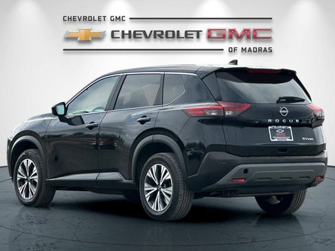 Used 2023 Nissan Rogue SV image 5