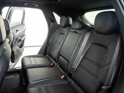 New 2026 Porsche Cayenne AWD/4WD image 21