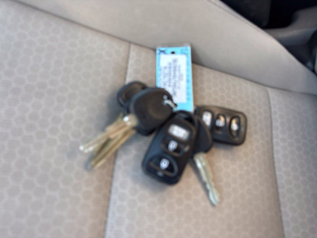 Used 2017 Hyundai Elantra SE FWD image 27