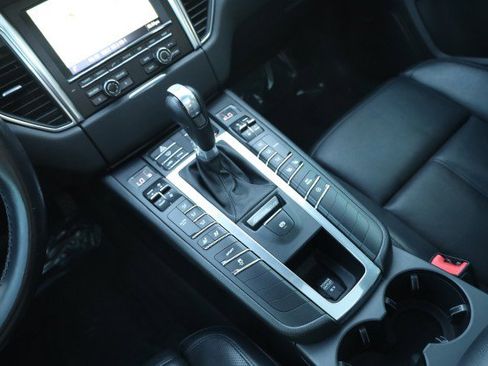 Used 2016 Porsche Macan S image 38