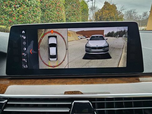 Used 2018 BMW 530i xDrive image 25