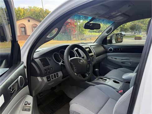 Used 2010 Toyota Tacoma PreRunner RWD image 12