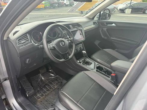 Used 2021 Volkswagen Tiguan SE FWD image 15