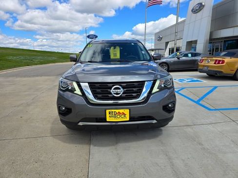 Used 2017 Nissan Pathfinder SL w/ SL Tech Package AWD/4WD image 8