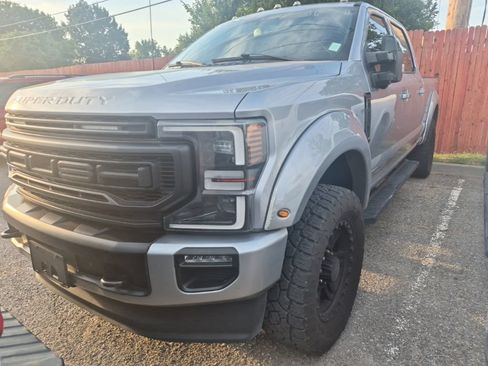 Used 2022 Ford F250 Lariat w/ Black Appearance Package AWD/4WD image 4