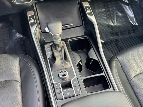 Used 2022 Kia Sorento EX w/ Panoramic Sunroof Package image 18