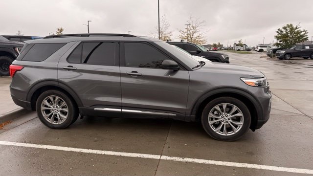 Used 2022 Ford Explorer XLT w/ Equipment Group 202A RWD image 4