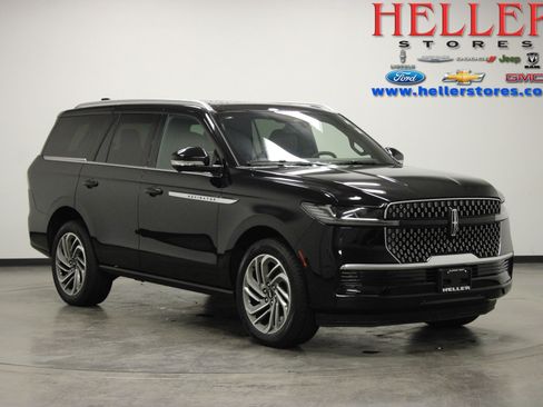 Used 2025 Lincoln Navigator Reserve AWD/4WD image 1