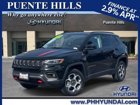 Used 2022 Jeep Compass Trailhawk w/ Trailhawk Elite Group image 1