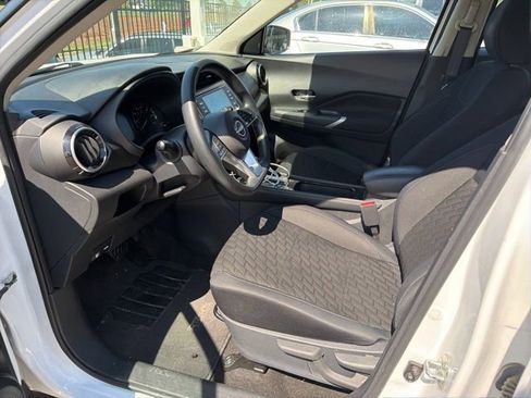 Used 2023 Nissan Kicks SV FWD image 16