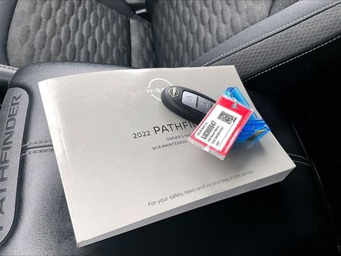 Used 2022 Nissan Pathfinder S AWD/4WD image 29