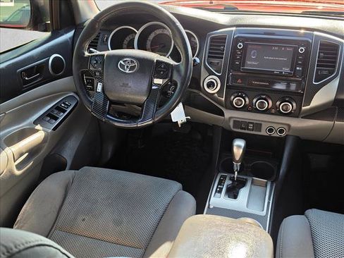 Used 2015 Toyota Tacoma 4x4 Double Cab w/ TRD Off-Road Package image 19