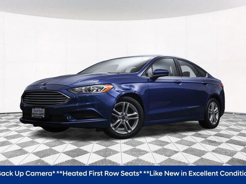 Used 2018 Ford Fusion SE w/ Fusion SE Technology Package image 2