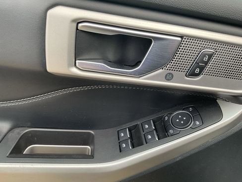 Used 2023 Ford Explorer XLT w/ Equipment Group 202A image 11