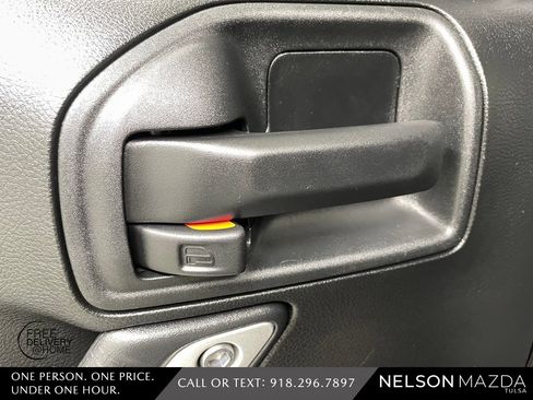 Used 2017 Jeep Wrangler Unlimited Rubicon image 34