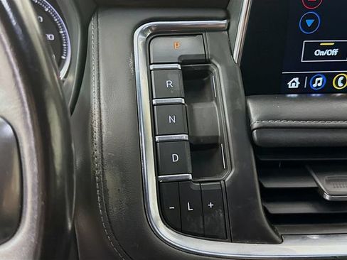 Used 2021 Chevrolet Suburban Z71 AWD/4WD image 16