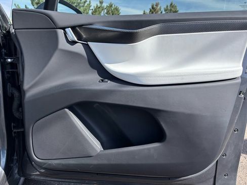 Used 2017 Tesla Model X 75D image 17