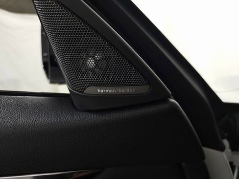 Used 2020 BMW M4 Convertible w/ Competition Package image 28