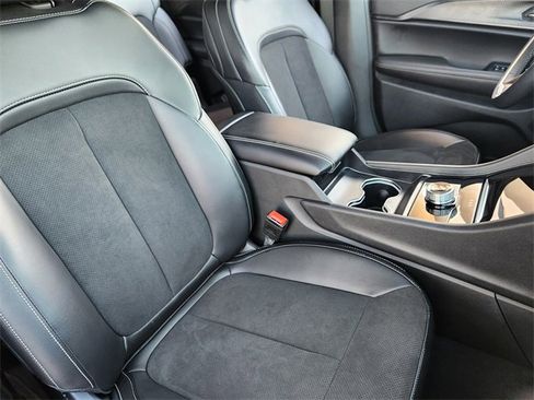 Certified 2025 Jeep Grand Cherokee L Altitude image 13