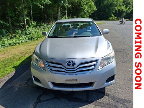 Used 2010 Toyota Camry FWD image 3