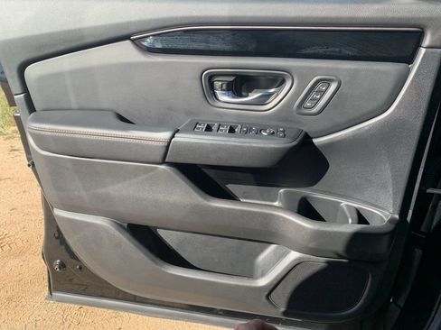 Used 2025 Honda Pilot TrailSport image 20