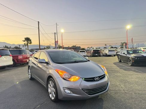 Used 2013 Hyundai Elantra Limited w/ Technology Pkg FWD image 12