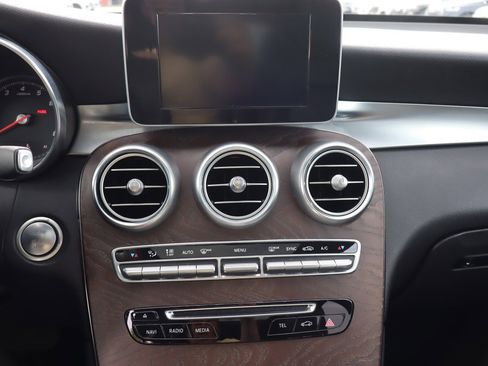 Used 2019 Mercedes-Benz GLC 300 4MATIC image 11